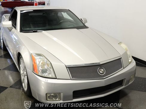 Used 2006 Cadillac XLR V image 14