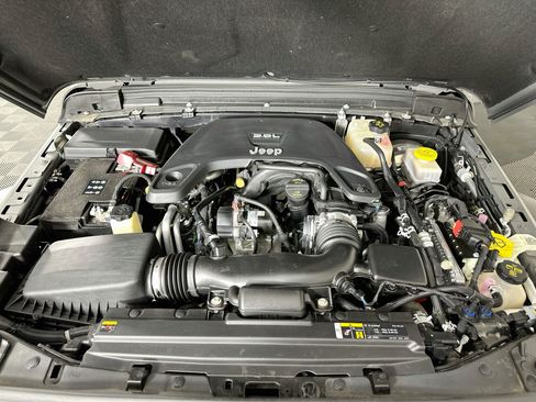 Used 2021 Jeep Wrangler Unlimited Sport AWD/4WD image 31