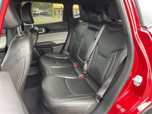 Certified 2025 Jeep Compass Limited AWD/4WD image 19