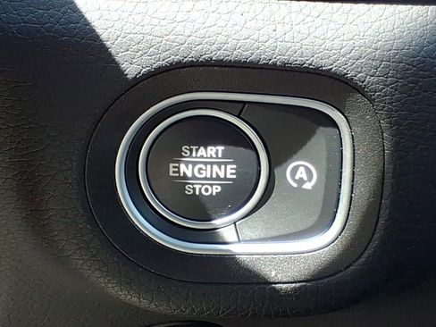 Certified 2025 Mercedes-Benz GLE 450 4MATIC image 21