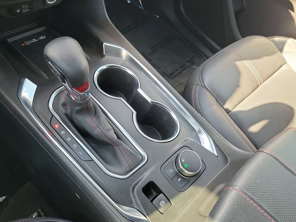Used 2023 Chevrolet Traverse RS FWD image 19