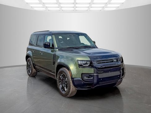 New 2026 Land Rover Defender 110 X AWD/4WD image 7