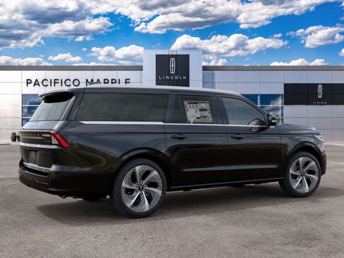 New 2027 Lincoln Navigator L Black Label AWD/4WD image 6