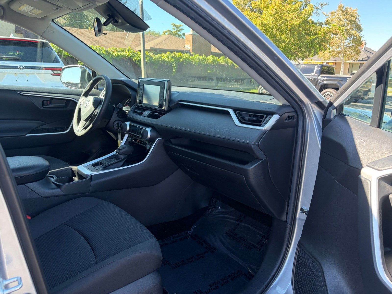 Used 2021 Toyota RAV4 LE w/ Carpet Mat Package (TMS) AWD/4WD image 27