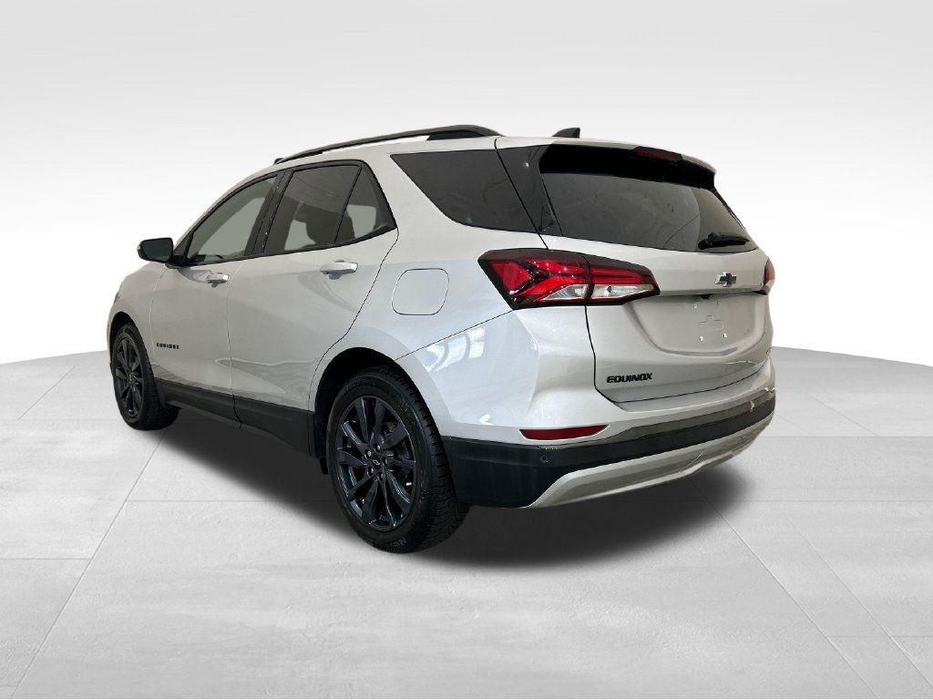 Used 2022 Chevrolet Equinox RS w/ RS Leather Package FWD image 3