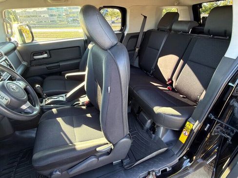 Used 2014 Toyota FJ Cruiser 4WD w/ Convenience Package image 14