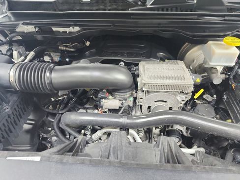 Used 2023 RAM 1500 Limited w/ Body Color Bumper Group AWD/4WD image 17