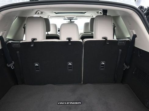 New 2026 Nissan Pathfinder SL w/ SL Premium Package FWD image 29