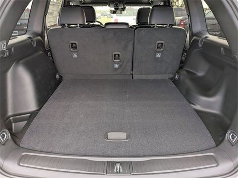 New 2025 Jeep Grand Cherokee Altitude image 28