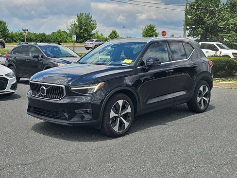 Used 2023 Volvo XC40 B5 Plus w/ Driver Assist Package AWD/4WD image 16