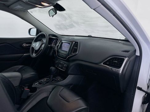 Used 2020 Jeep Cherokee Latitude Plus image 29