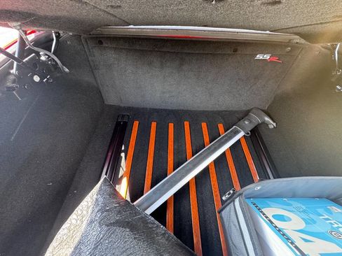 Used 2004 Chevrolet SSR w/ Preferred Equipment Group image 13