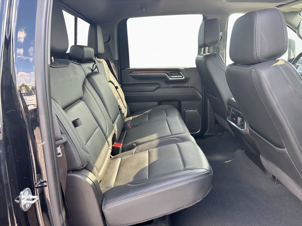 Used 2024 GMC Sierra 2500 Denali w/ Denali Reserve Package AWD/4WD image 17