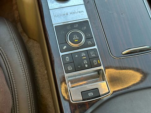 Used 2016 Land Rover Range Rover HSE image 31