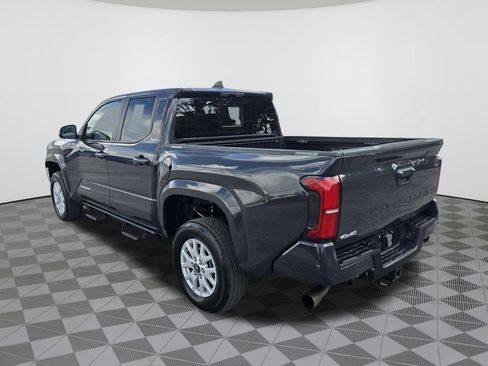 Used 2025 Toyota Tacoma SR5 AWD/4WD image 11