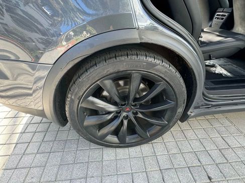 Used 2017 Tesla Model X 75D image 38