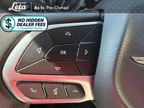 Used 2022 Chrysler Pacifica Touring-L FWD image 19