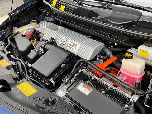 Used 2013 Toyota Prius V Three image 10