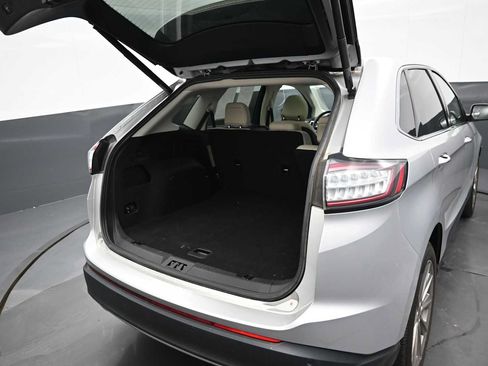 Used 2017 Ford Edge Titanium w/ Equipment Group 301A AWD/4WD image 19