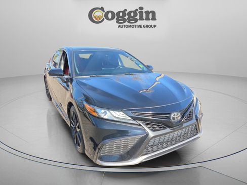 Used 2021 Toyota Camry XSE image 7
