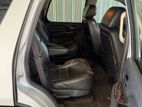 Used 2010 GMC Yukon Denali RWD image 27