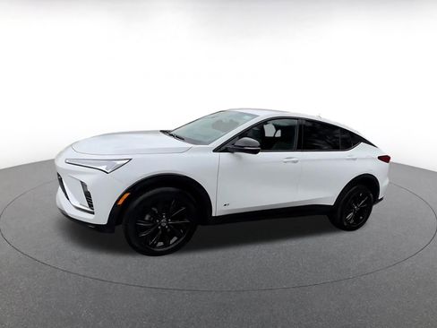 Used 2025 Buick Envista Sport Touring image 8