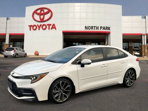 Used 2020 Toyota Corolla SE FWD image 1