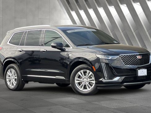 Certified 2025 Cadillac XT6 Luxury image 1