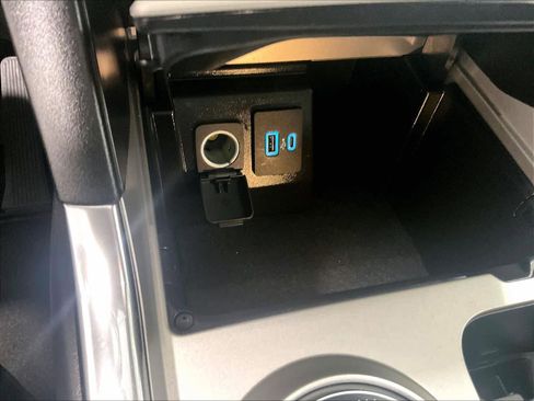 Used 2023 Ford Explorer XLT w/ Equipment Group 202A image 23