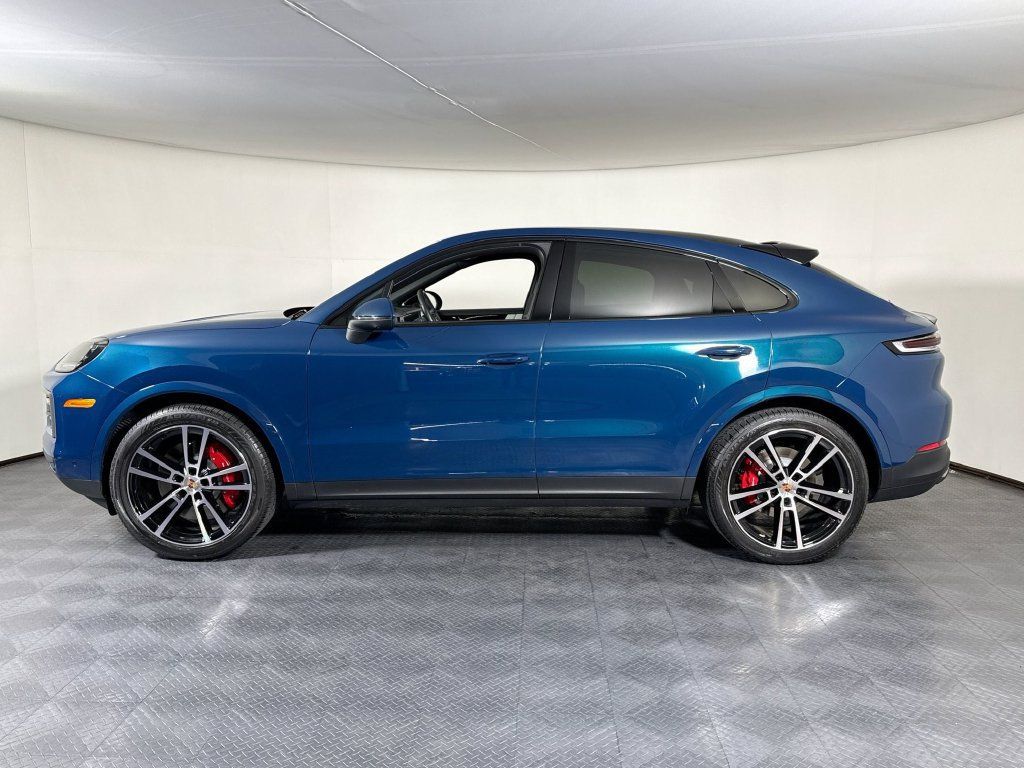 Certified 2026 Porsche Cayenne S AWD/4WD image 2