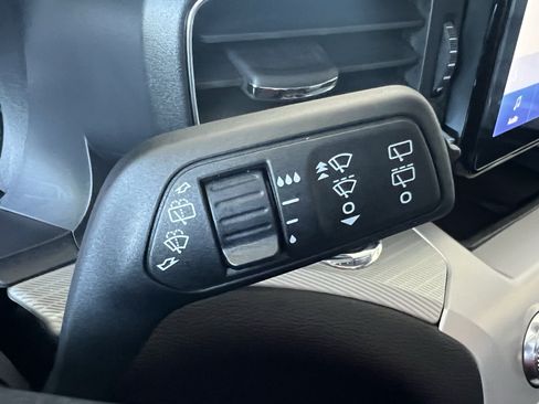 Used 2023 Ford Explorer XLT w/ Equipment Group 202A AWD/4WD image 35