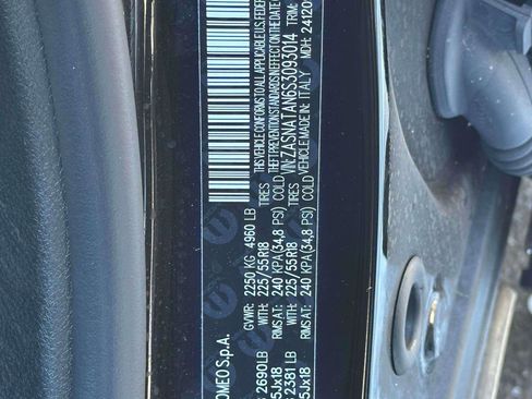 Used 2025 Alfa Romeo Tonale image 17