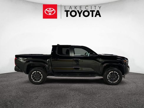 Used 2024 Toyota Tacoma TRD Sport image 9