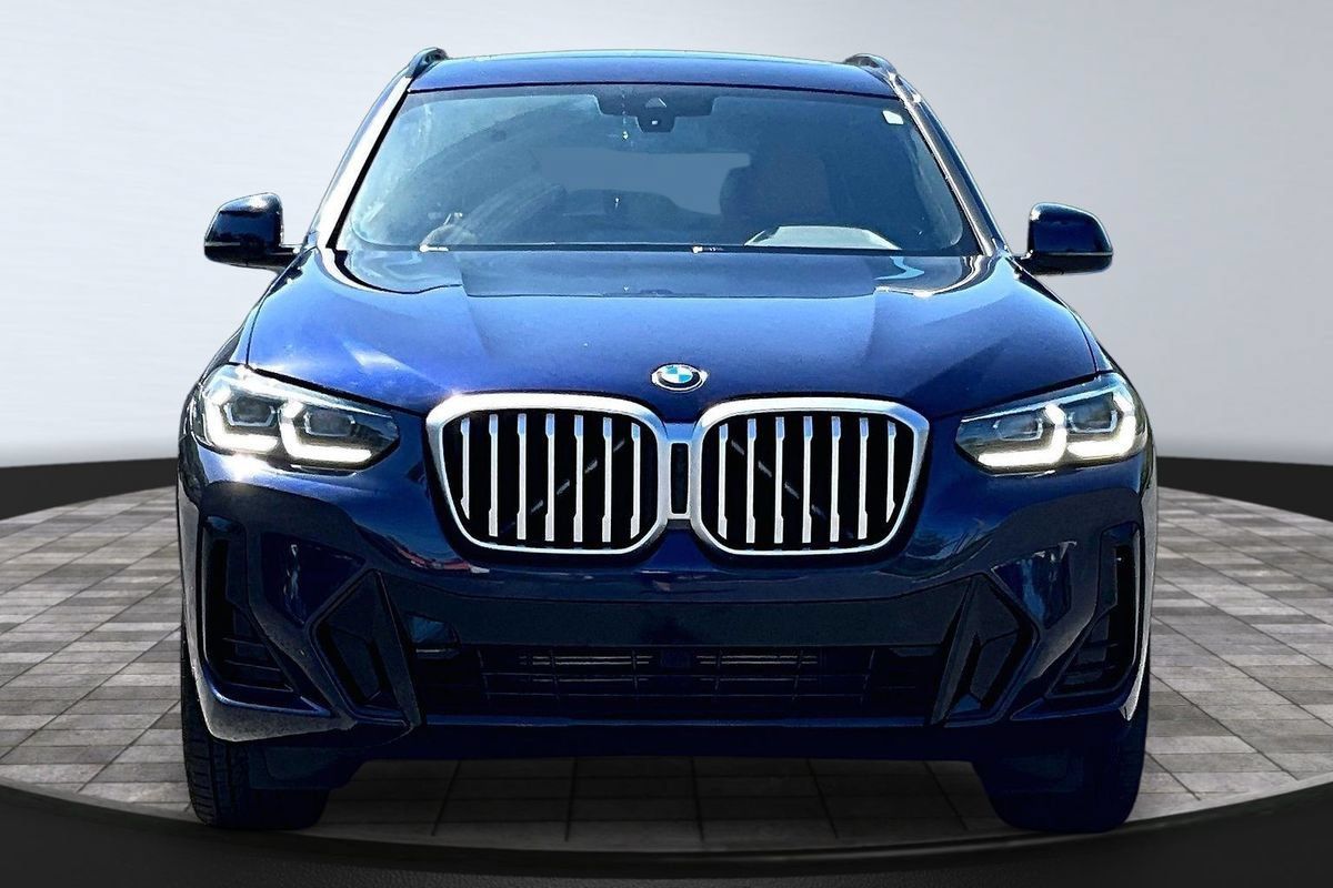 Used 2022 BMW X3 xDrive30i AWD/4WD image 2