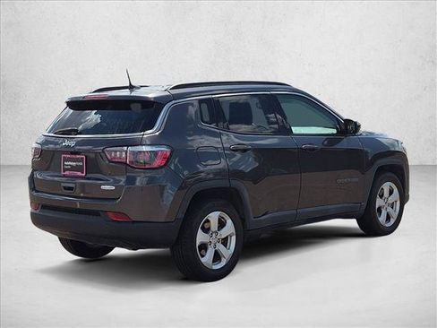 Used 2019 Jeep Compass Latitude w/ Popular Equipment Group FWD image 5