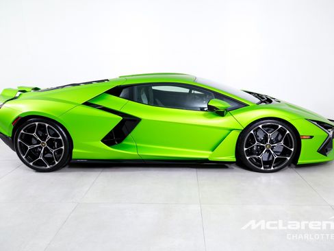 Used 2024 Lamborghini Revuelto AWD/4WD image 10