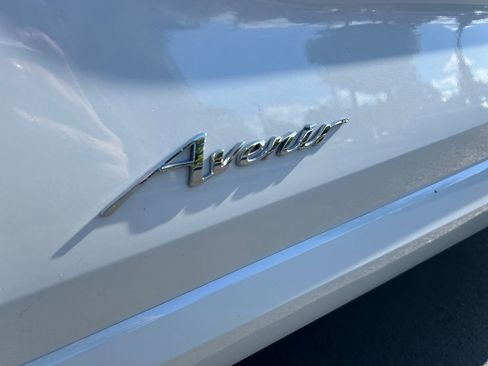 Used 2024 Buick Encore GX Avenir w/ Avenir Technology Package image 31