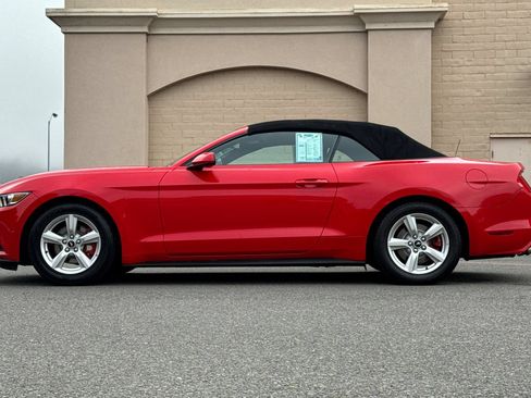 Used 2017 Ford Mustang Convertible RWD image 8