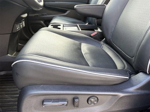 Used 2025 Honda Odyssey Elite image 13