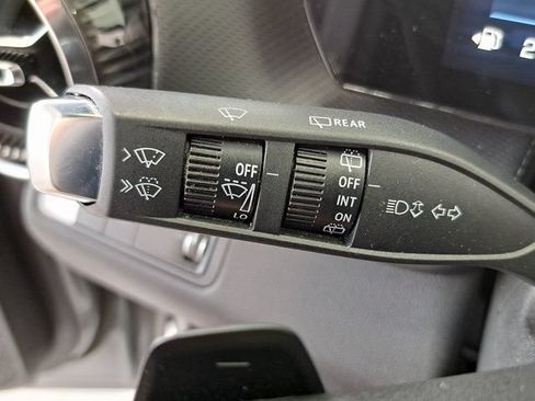 Used 2025 Chevrolet Equinox LT FWD image 12