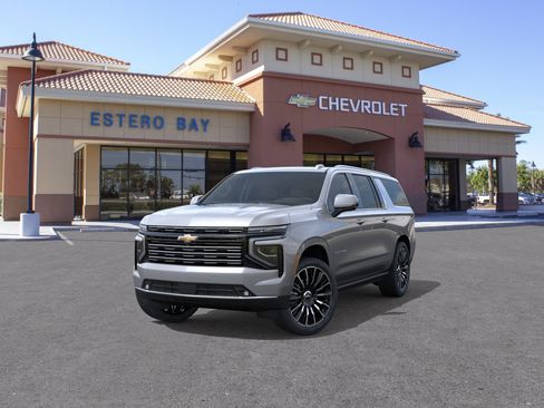 New 2026 Chevrolet Suburban High Country AWD/4WD image 32