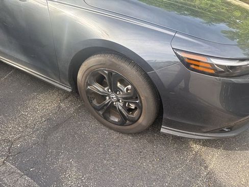 Used 2025 Honda Accord SE image 3