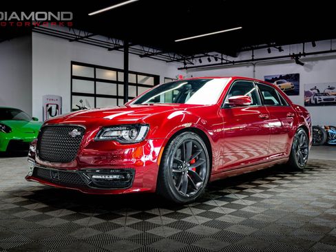 Used 2023 Chrysler 300 C RWD image 10
