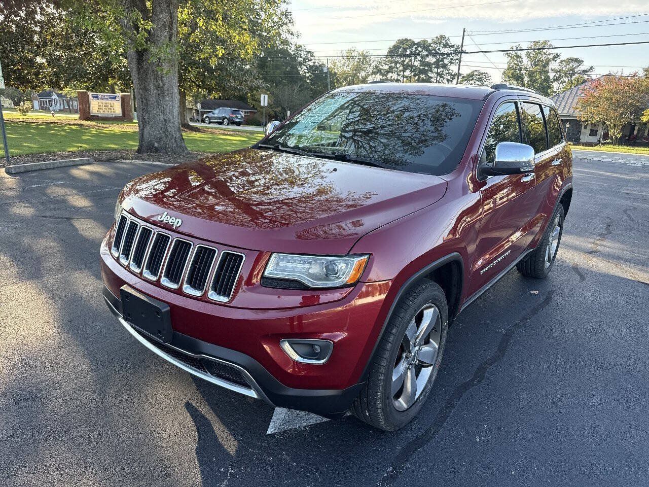 Used 2015 Jeep Grand Cherokee Limited w/ Luxury Group II AWD/4WD image 1