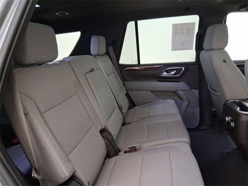 Used 2022 GMC Yukon SLE w/ Gmc Pro Safety Plus Package image 16