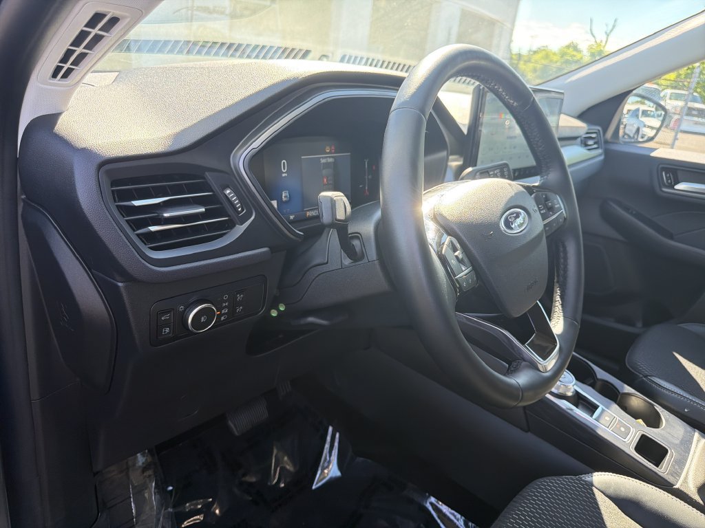 Used 2025 Ford Escape SE FWD image 20
