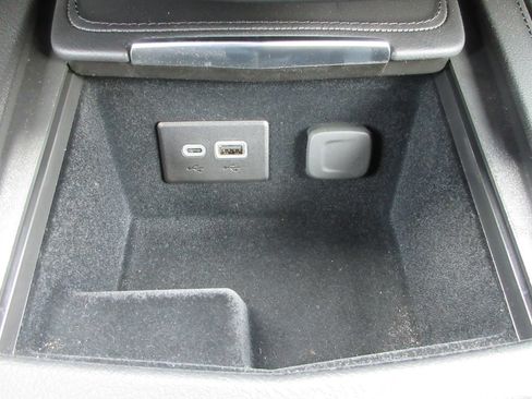 Certified 2024 Cadillac XT4 Luxury w/ Cold Weather Package FWD image 30