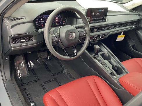Used 2025 Honda Accord SE image 14