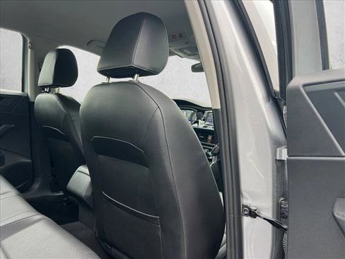 Used 2024 Volkswagen Jetta SE FWD image 18