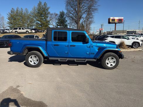 Used 2022 Jeep Gladiator Sport image 7